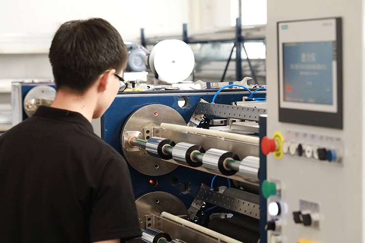 碳帶分切機尾料浪費的減少策略