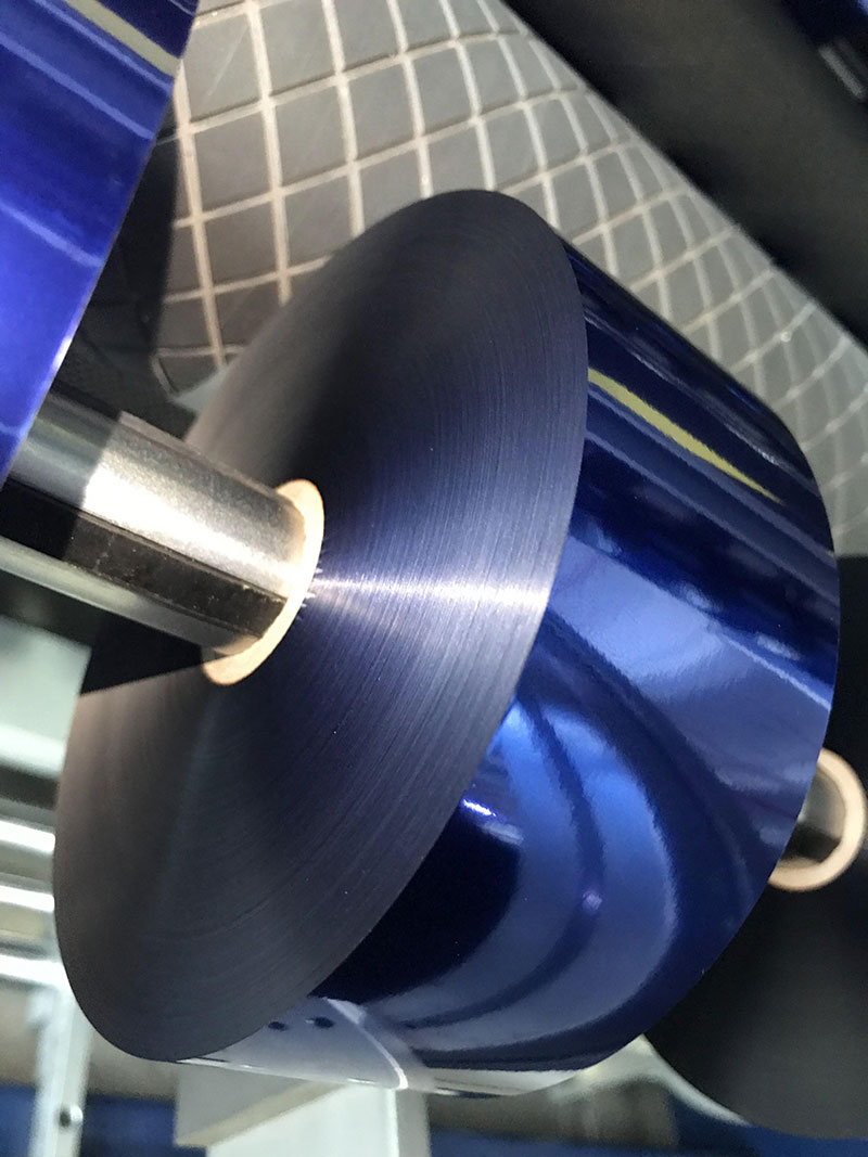 智能升級(jí)，燙金膜分切機(jī)引領(lǐng)高效生產(chǎn)新紀(jì)元